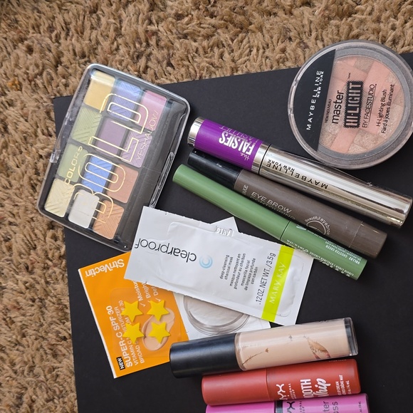 Makeup bundle #4 - Picture 3 of 3